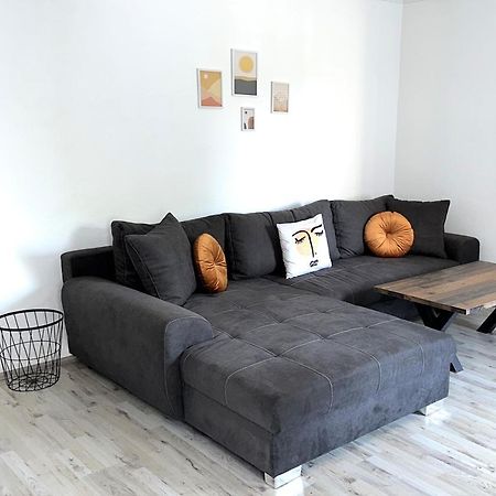Theox Apartment No 8 - 90Qm Mit 2 Schlafzimmern Und 5 Betten Duisburg Bagian luar foto